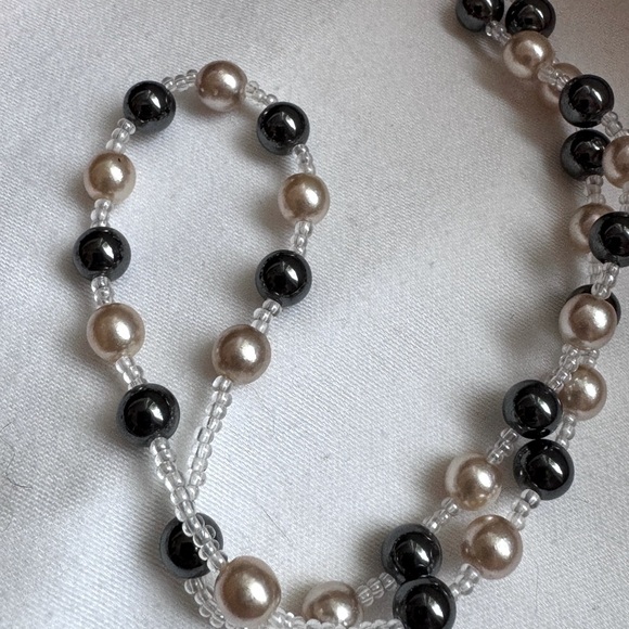 ✨ Stunning Vintage Long Silver and Pearl Rosary Necklace - Picture 8 of 16